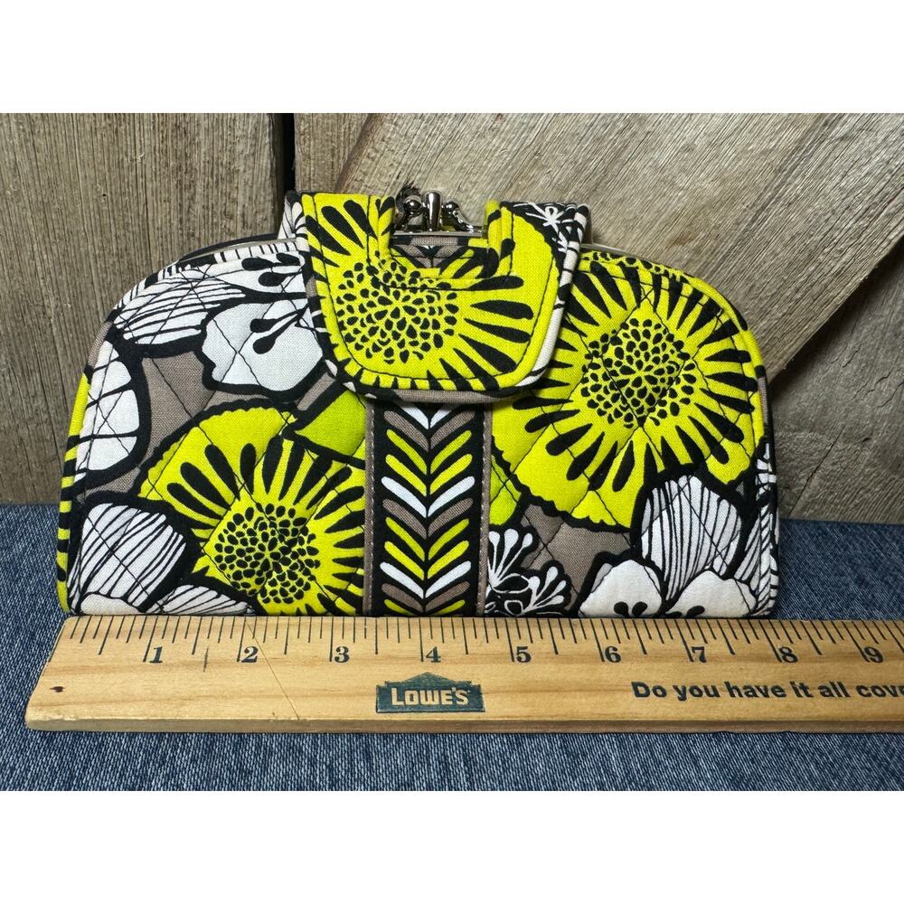 Vera Bradley Wallet Floral Citron Pattern Quilted Black & Yellow Twist Kiss Lock - Picture 4 of 9